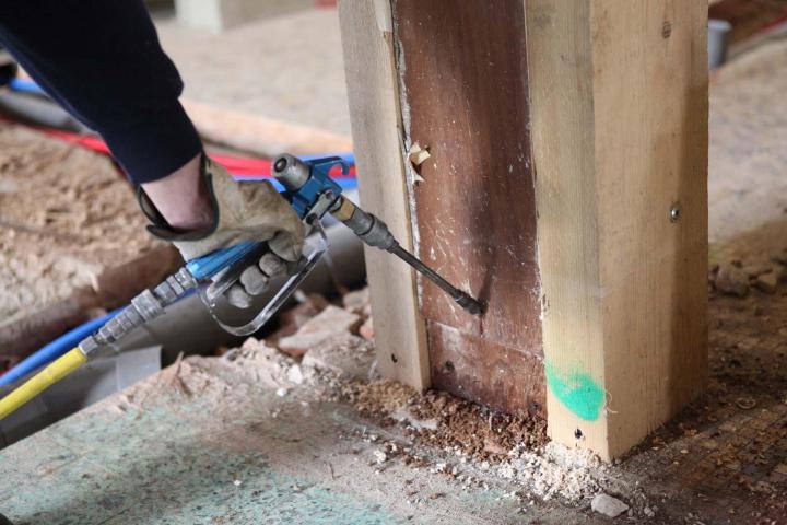 Nous proposons le traitement anti-termites avant tout projet de construction.